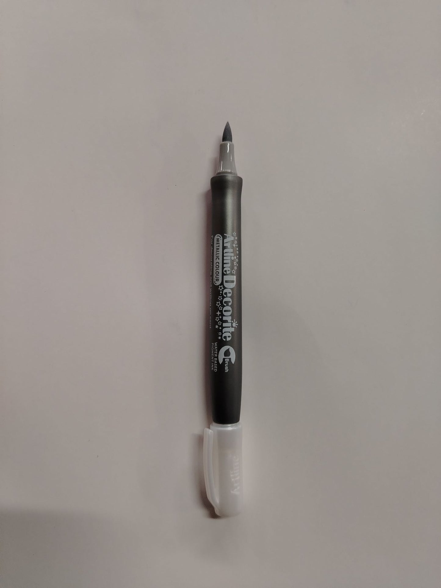 MARCADOR ARTLINE DECORITE PLATEADO PTA PINCEL