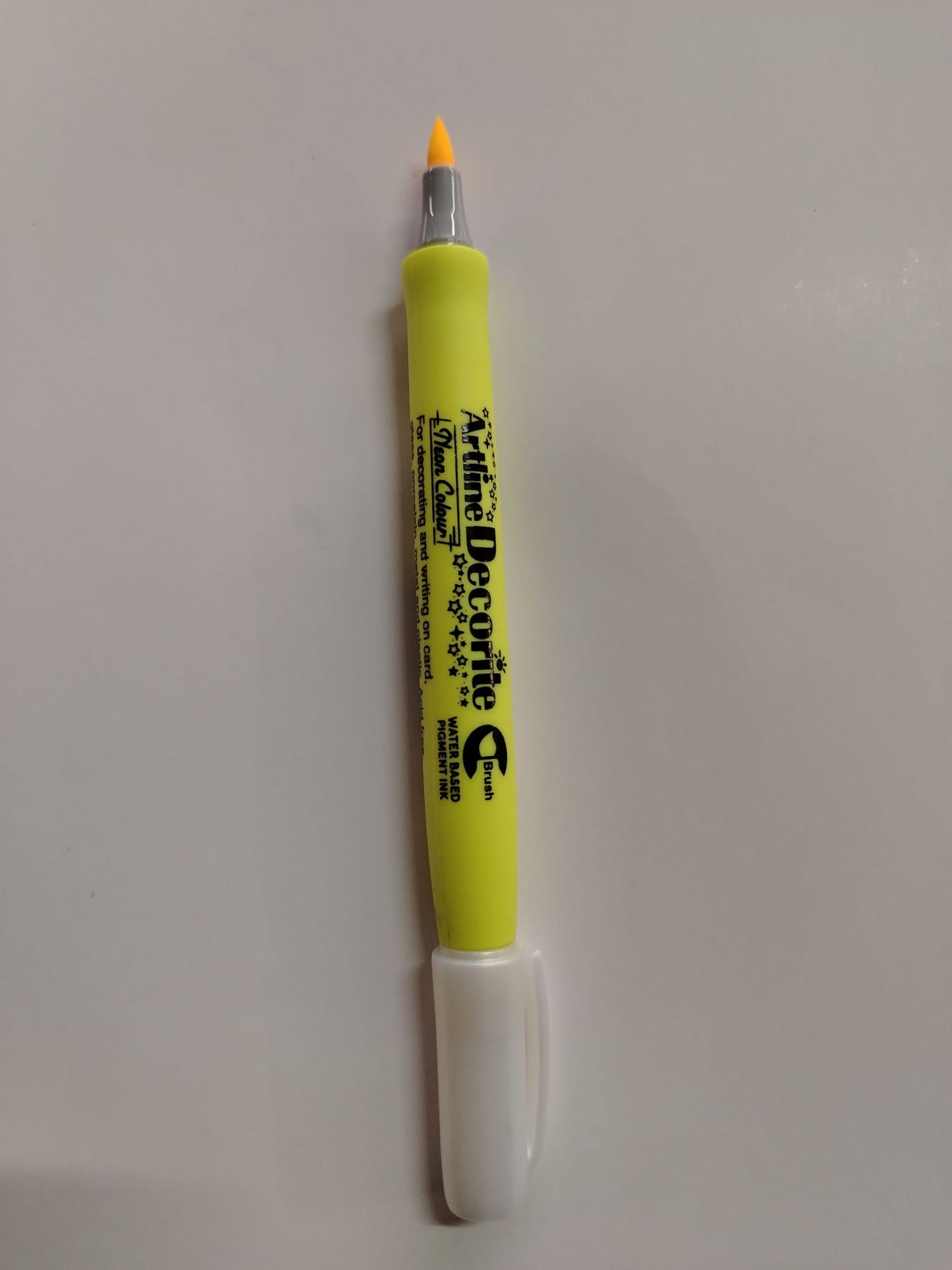 MARCADOR ARTLINE DECORITE AMARILLO NEON PTA PINCEL