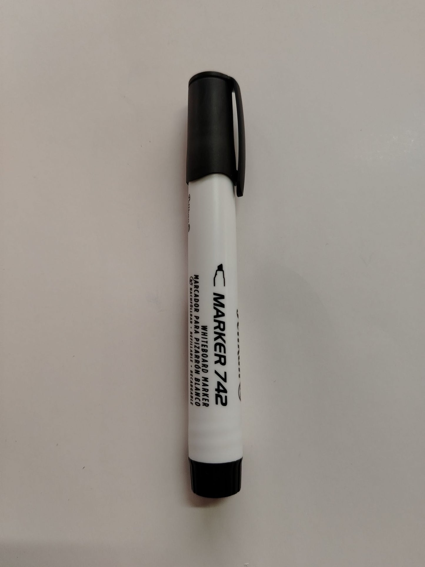 MARCADOR PIZARRA PELIKAN 742 NEGRO RECARGABLE PTA BISELADA