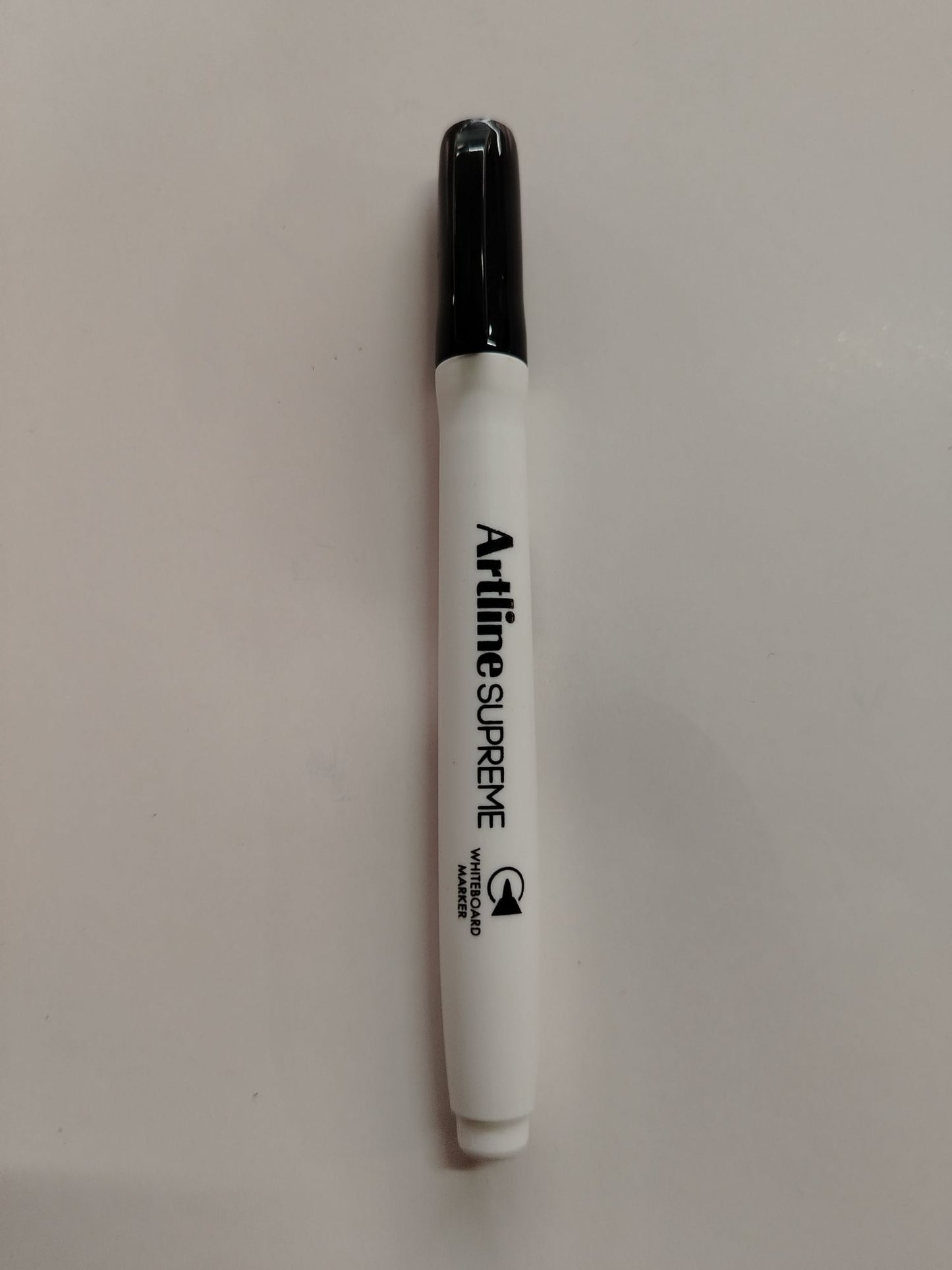 MARCADOR PIZARRA ARTLINE SUPREME NEGRO PTA FINA