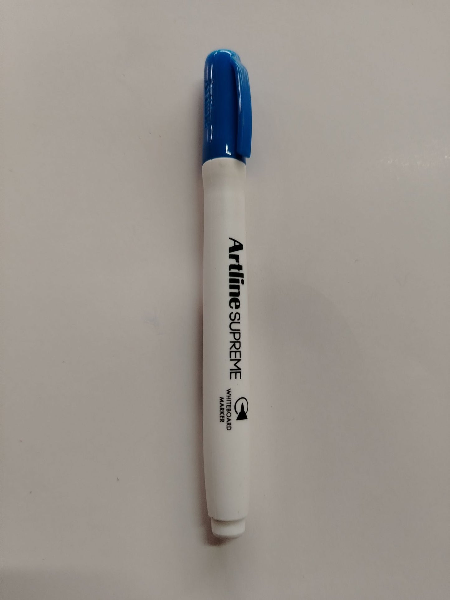 MARCADOR PIZARRA ARTLINE SUPREME AZUL PTA FINA