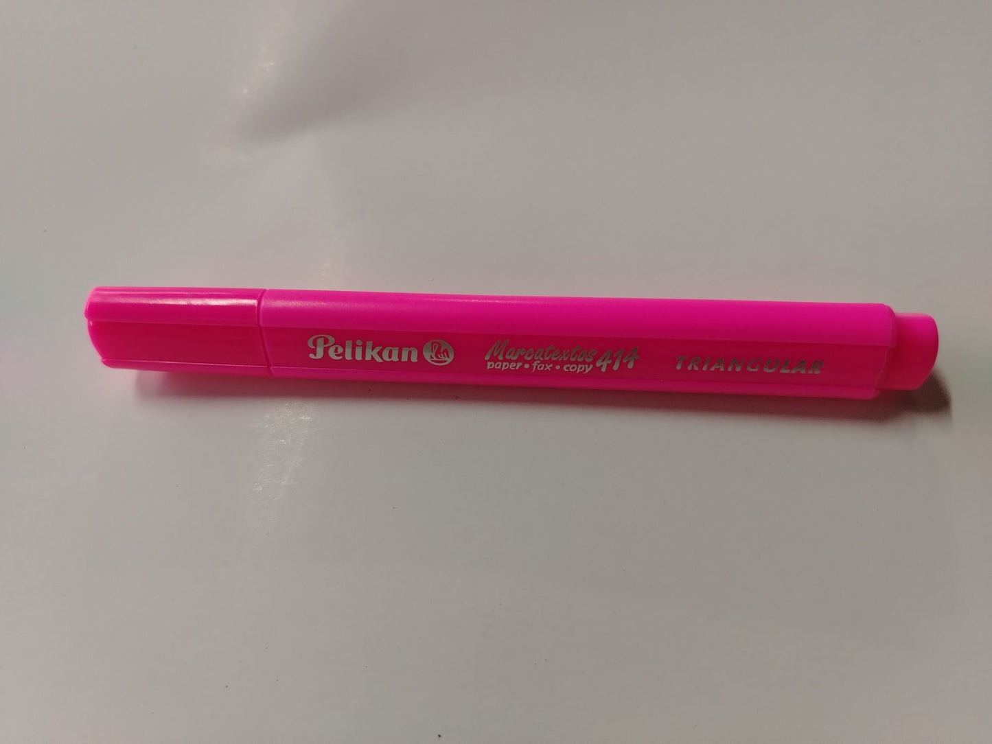 RESALTADOR PELIKAN 414 ROSADO TRIANGULAR