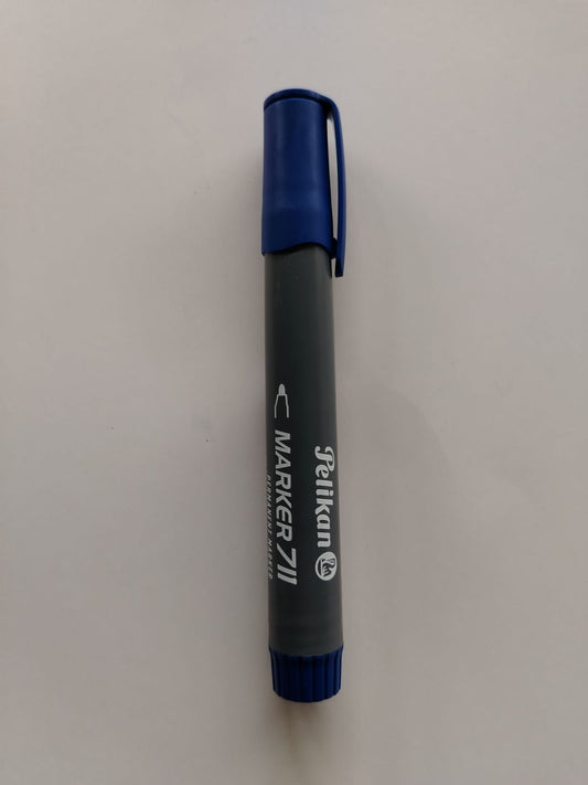 MARCADOR PERMANENTE PELIKAN 711 AZUL DESECHABLE  PTA BALA